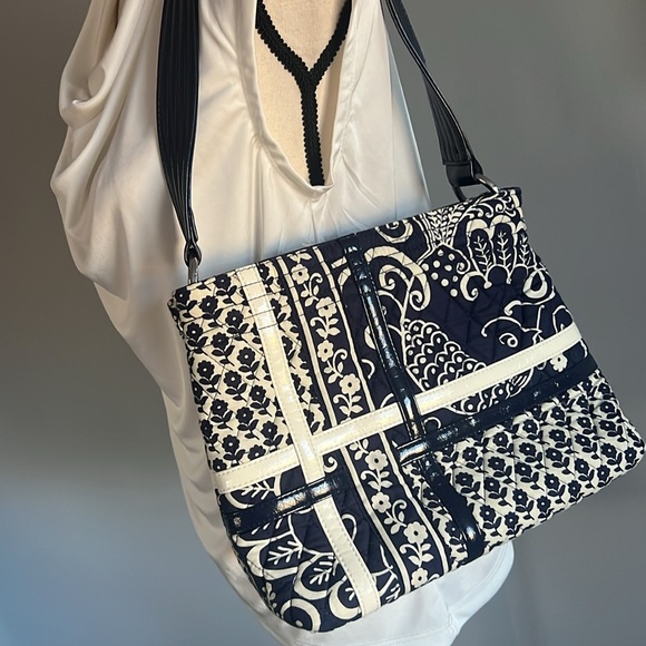 Vera Bradley shoulder bag and wristlet VGUC - Picture 12 of 17